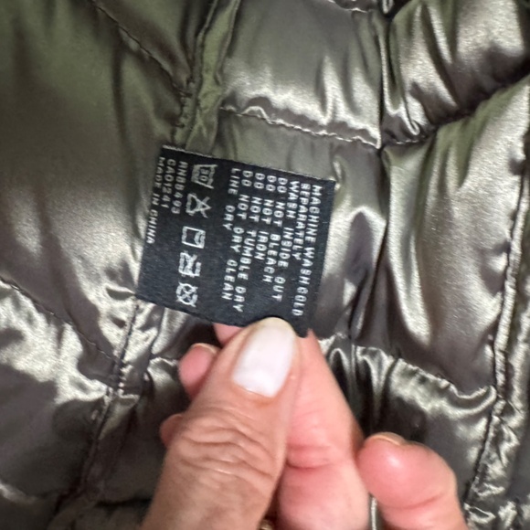 puffer vest - Picture 7 of 8